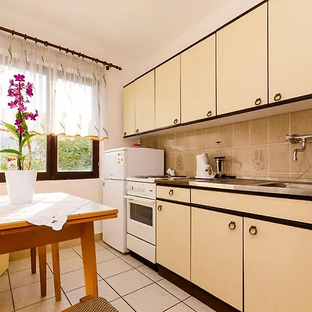Apartments Rozalija Razanj Exterior photo