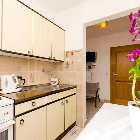 Apartments Rozalija Razanj Exterior photo