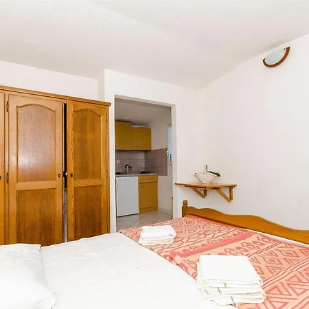 Apartments Rozalija Razanj Exterior photo