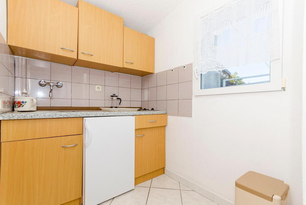 Rozalija Apartment Razanj